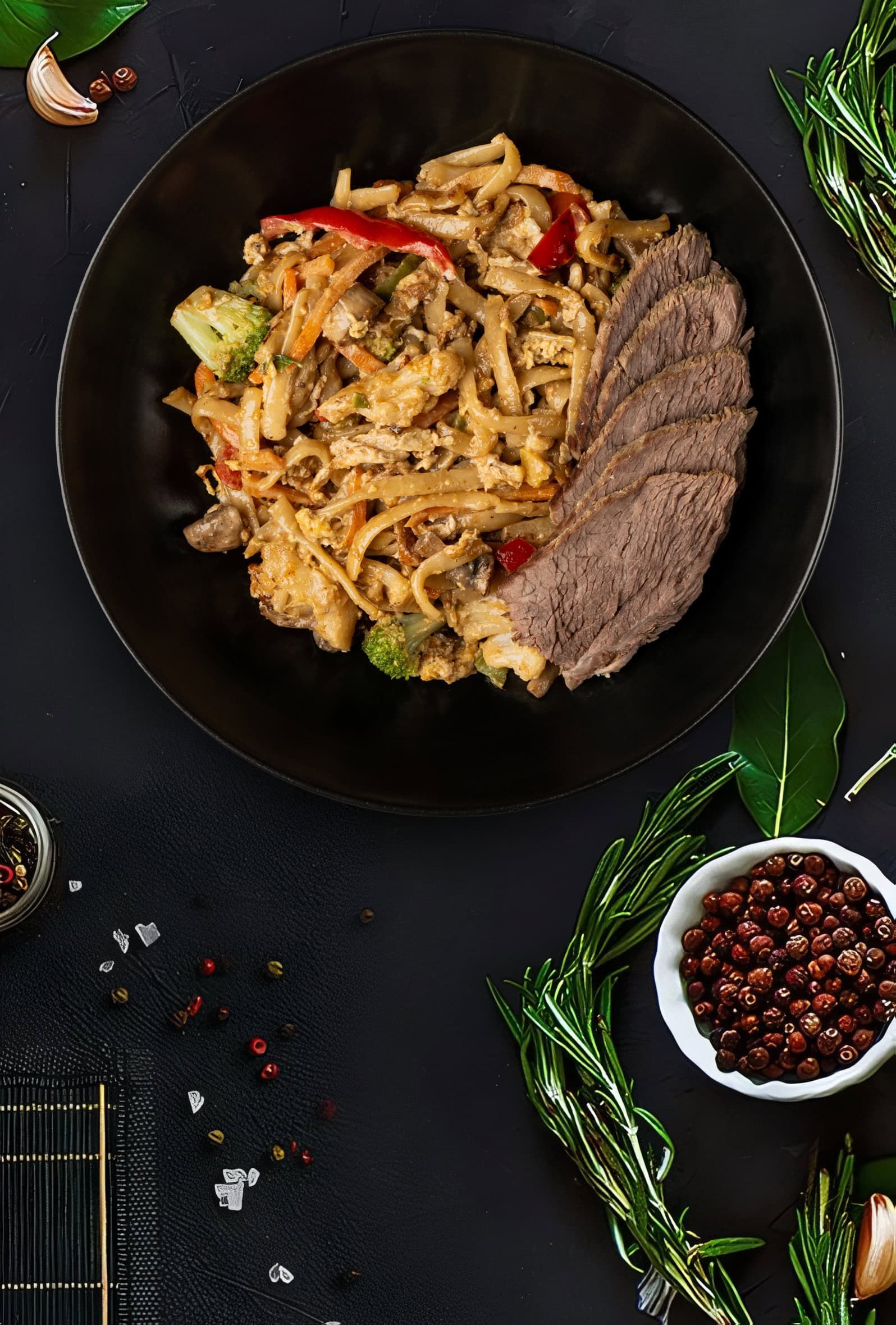 Лапша Удон в сливочном соусе с телятиной