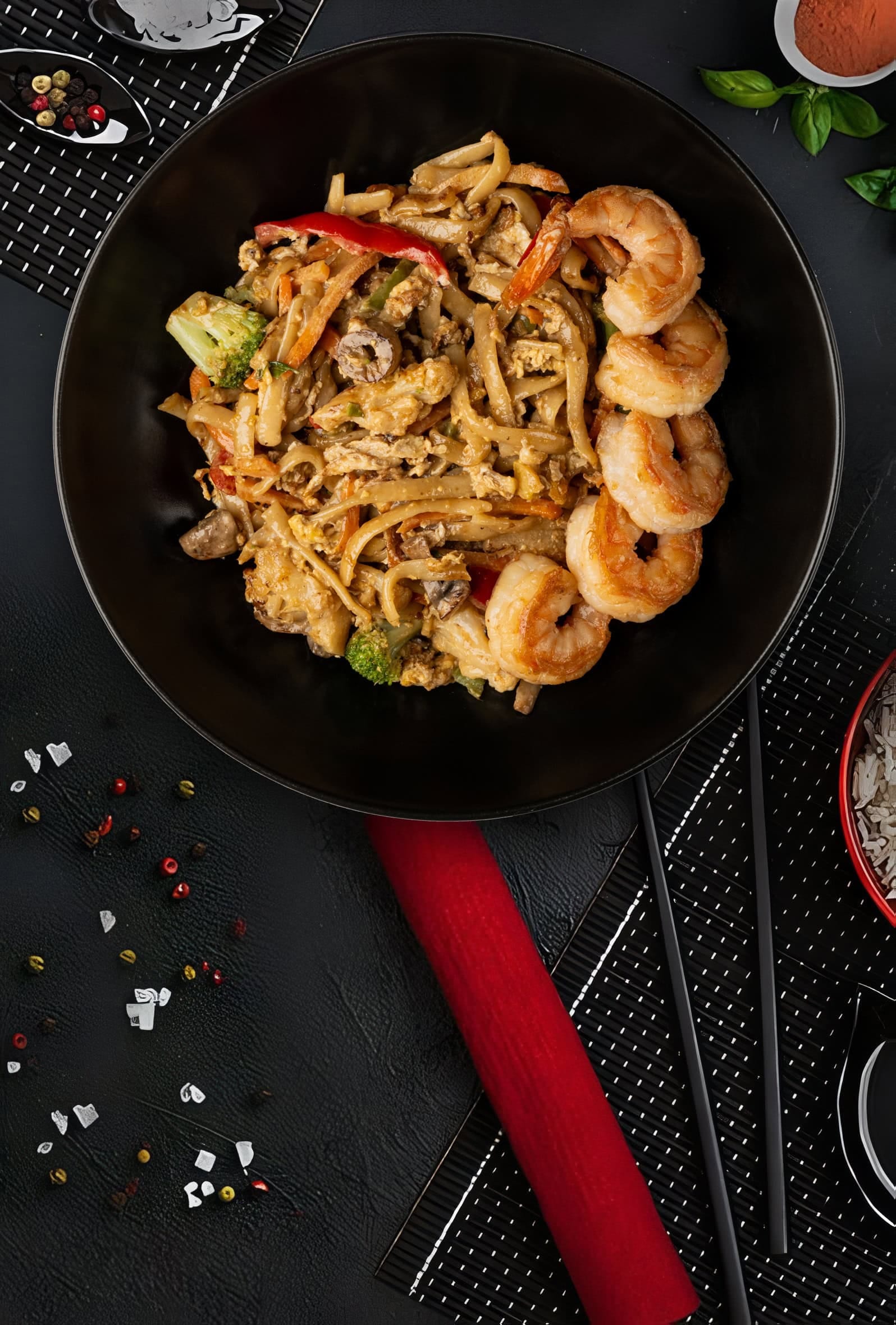 Лапша Удон в сливочном соусе с креветками