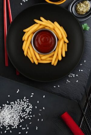 Картопля фрі з соусом на вибір