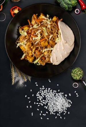 Рисовая лапша Пад Тай с курицей