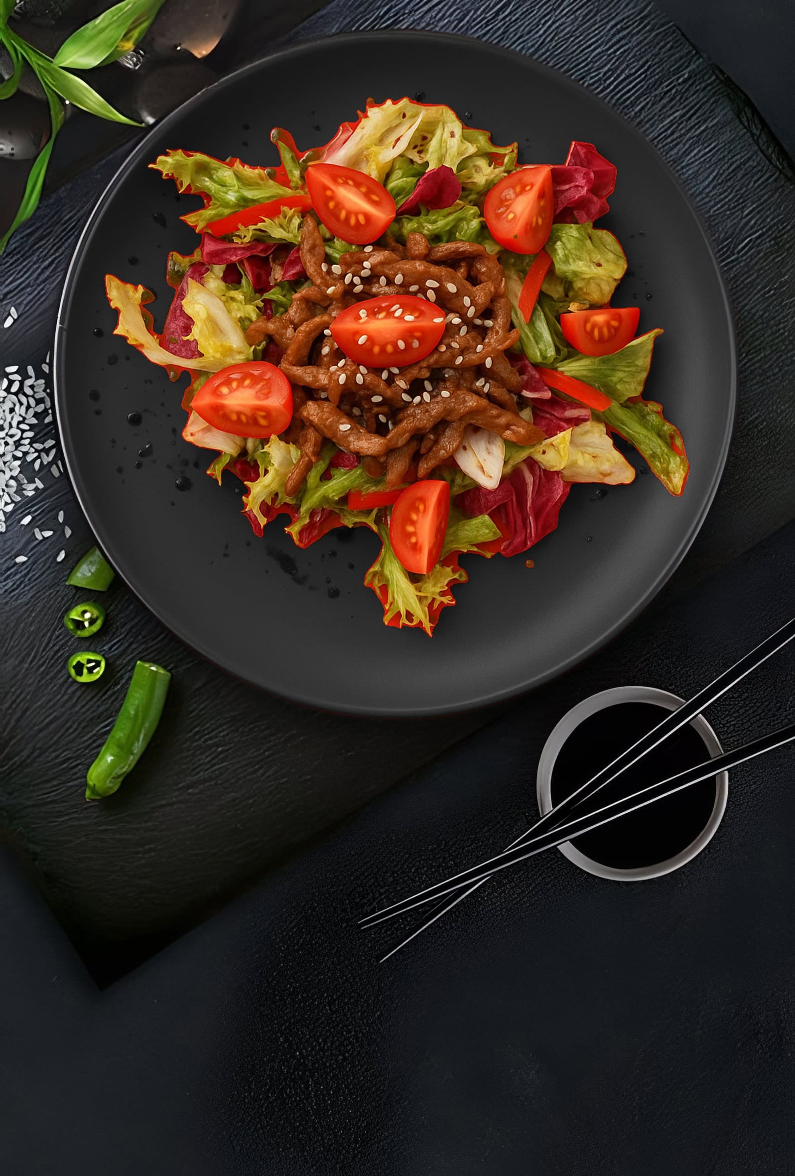 Салат с томатами черри и телятиной