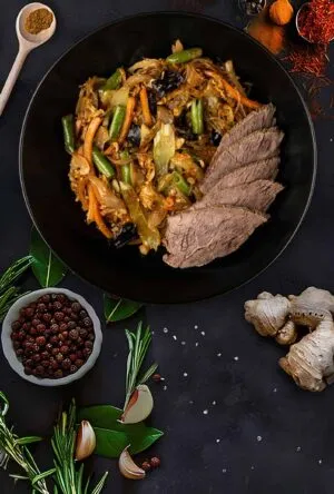 Transparent noodles with veal