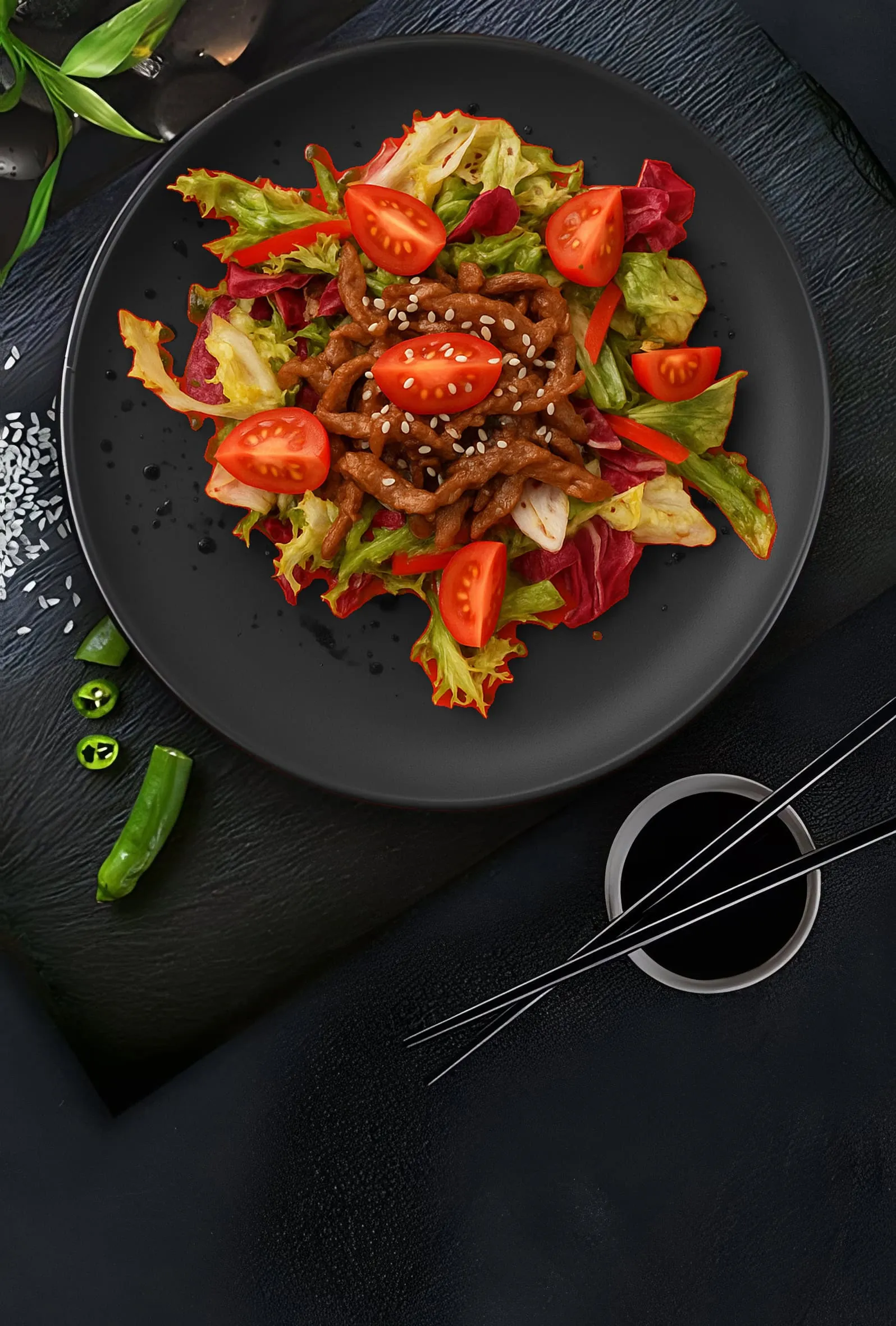 Салат с томатами черри и телятиной