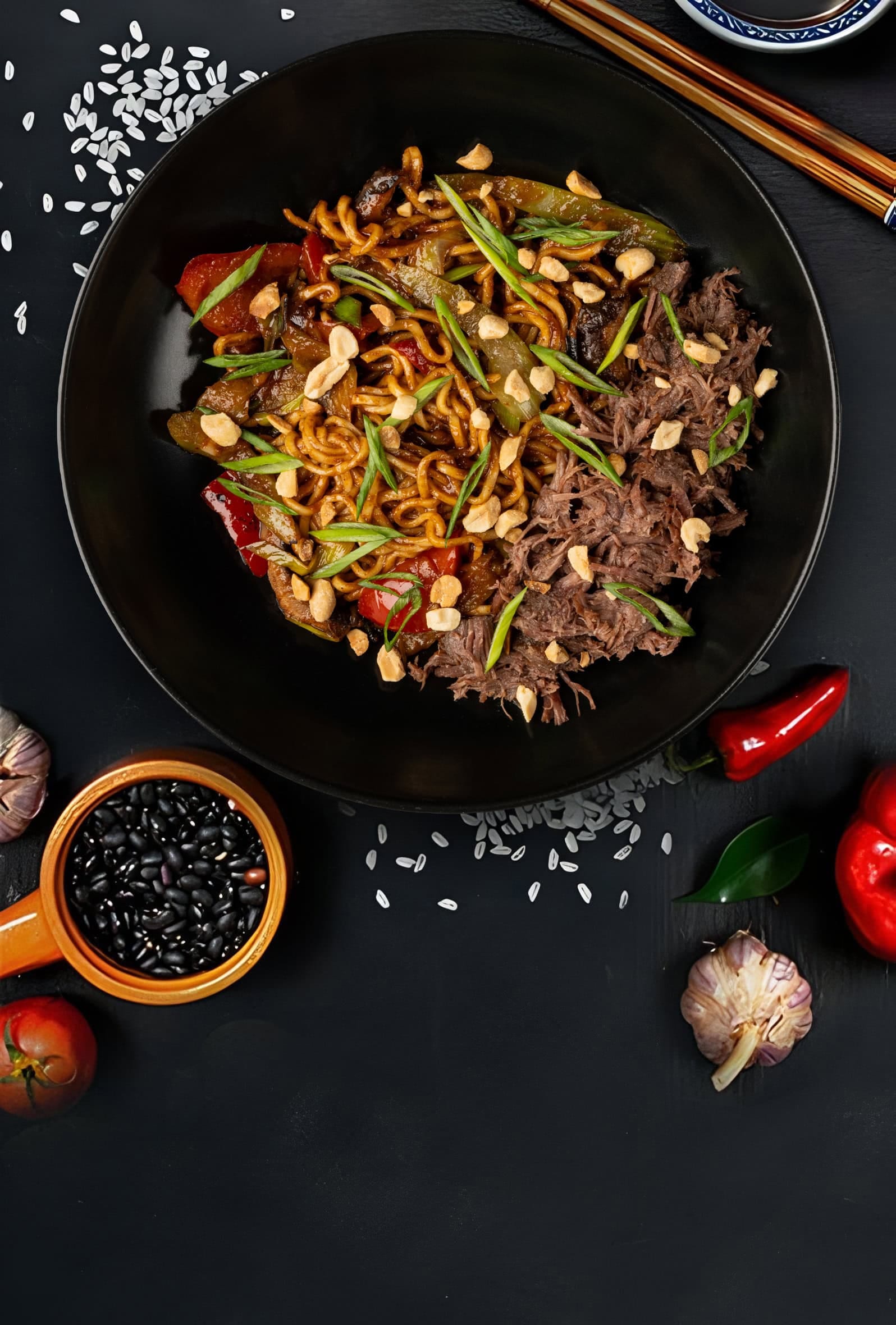 Noodles in Gongbao sauce with roasted veal