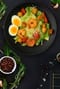 Салат Цезарь с беконом и креветками