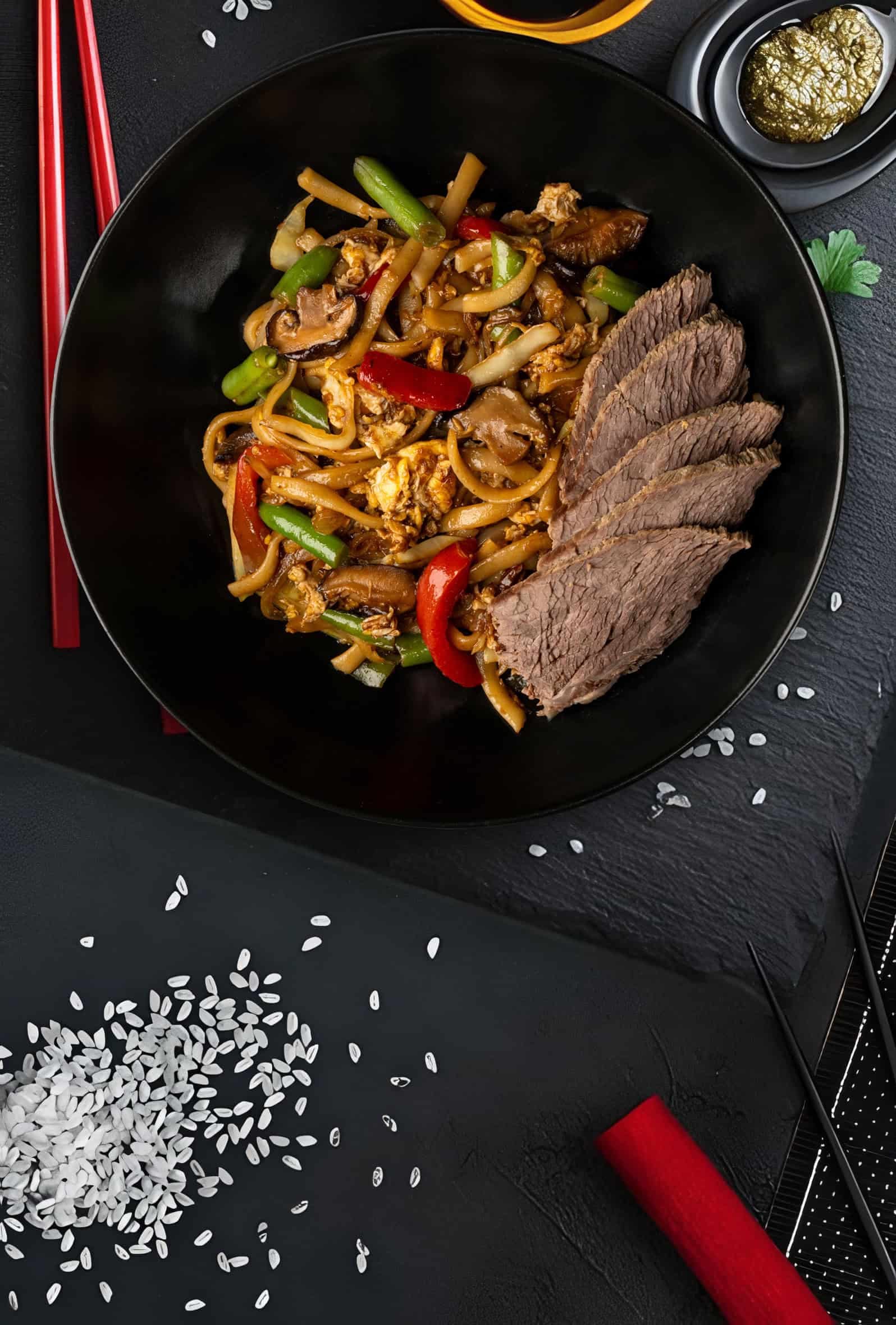 Udon with veal in soy-ginger sauce