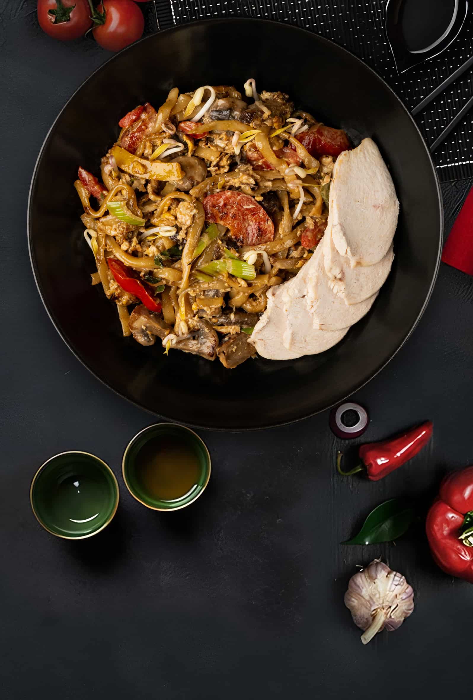 Egg noodles in cream sauce with chicken