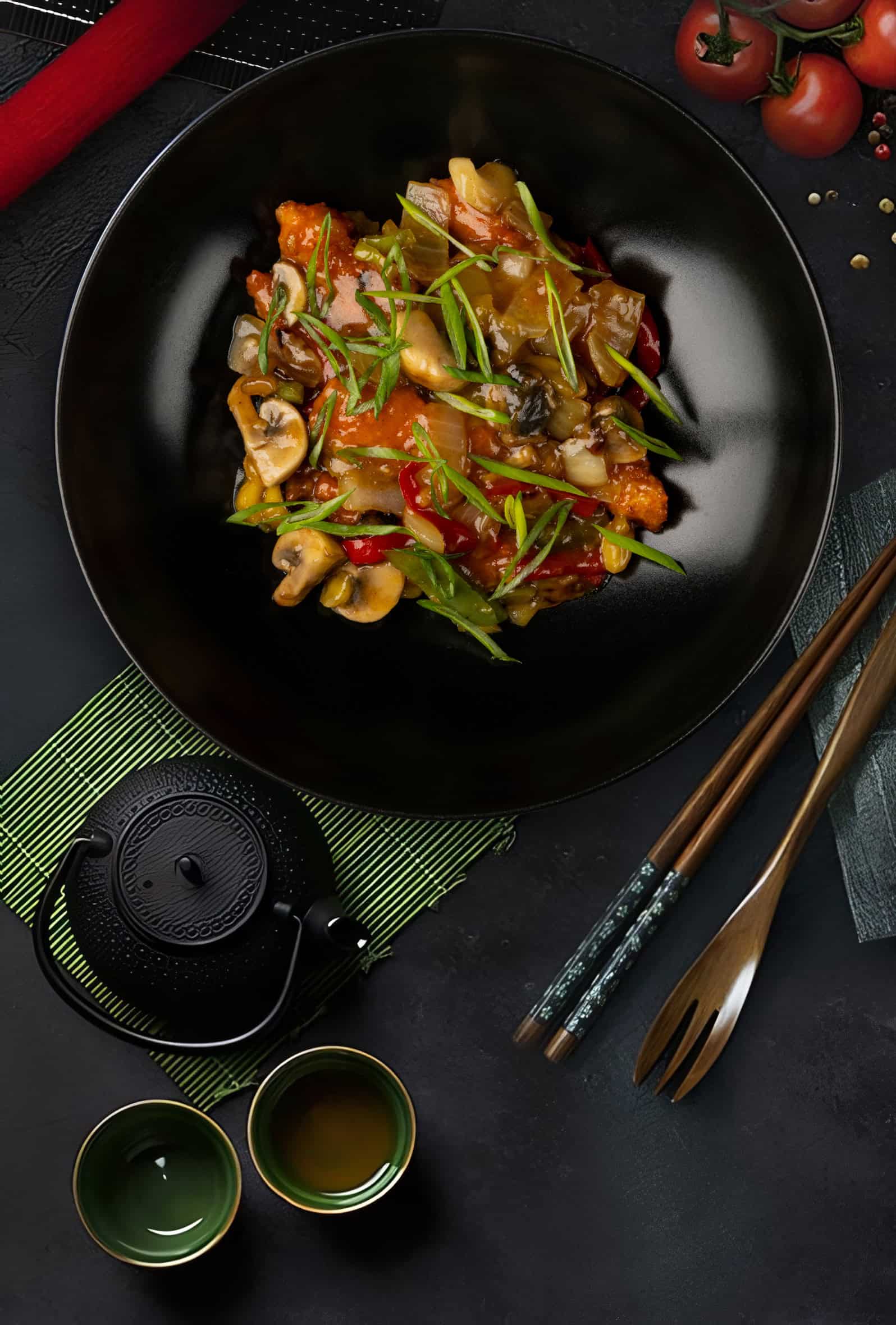 Chicken with vegetables in sweet and sour sauce (Pik Gai Tod)